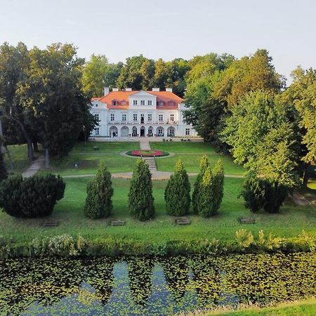 Hôtel Dwor Zbozenna à Przysucha Extérieur photo